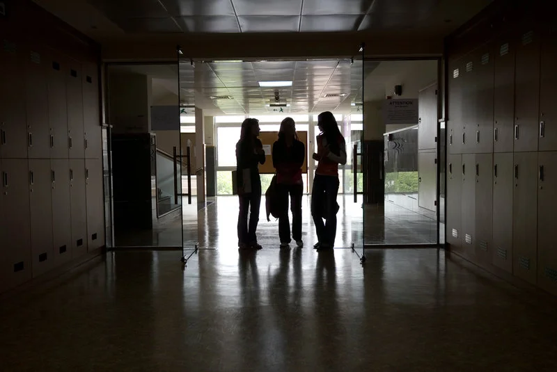 school-hallway-1_custom-84064bf83861f670a2b390742605d89d2e4629c9-s800-c85.jpg
