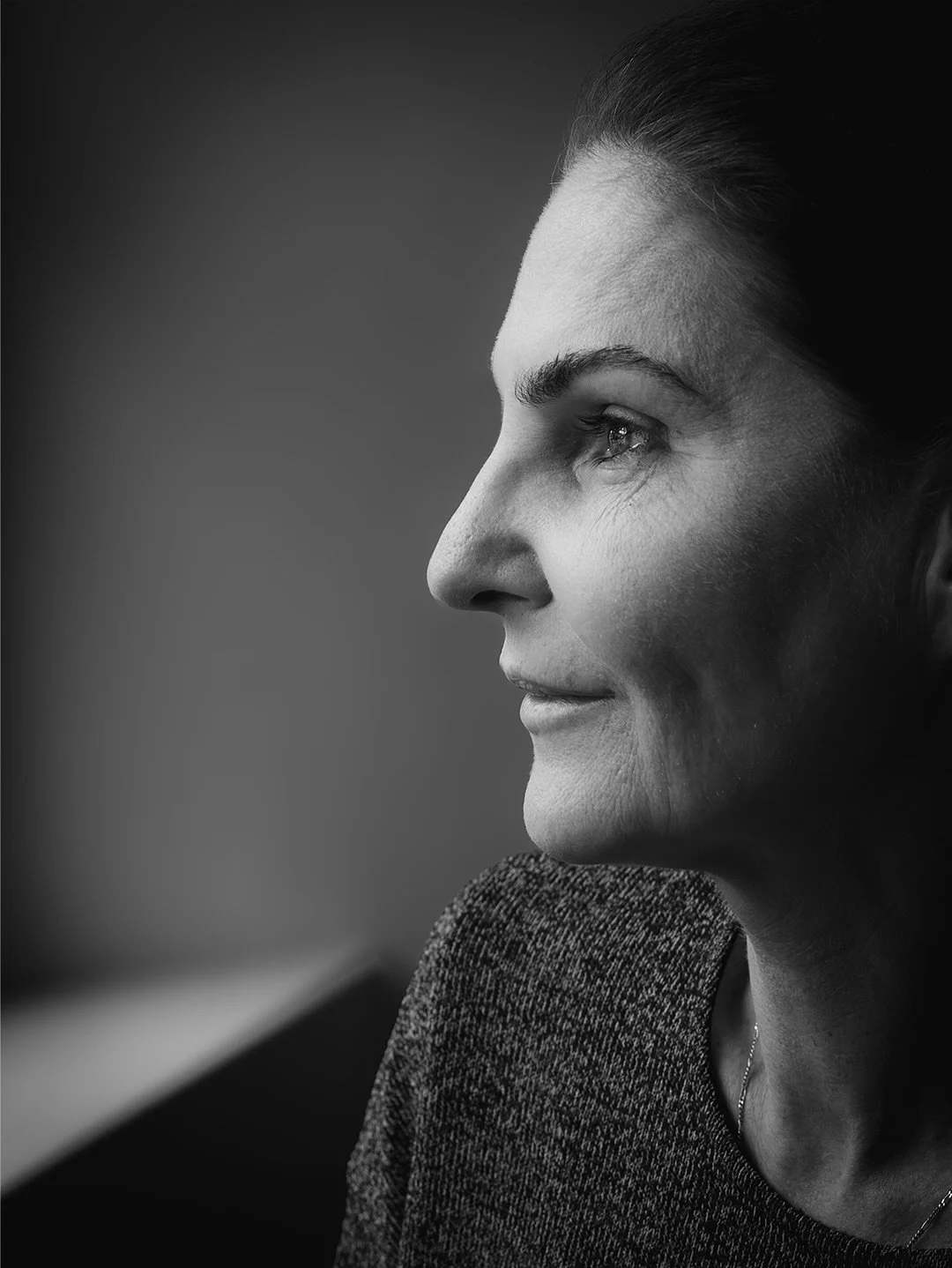 A day in the Cotswolds that felt like a dream - monochrome moments with my friend Agnes as my muse! We had a day together exploring the timeless beauty of Rollright Stones and Woodstock. 
🌟
Grateful for the chance to train with the incomparable Dr K