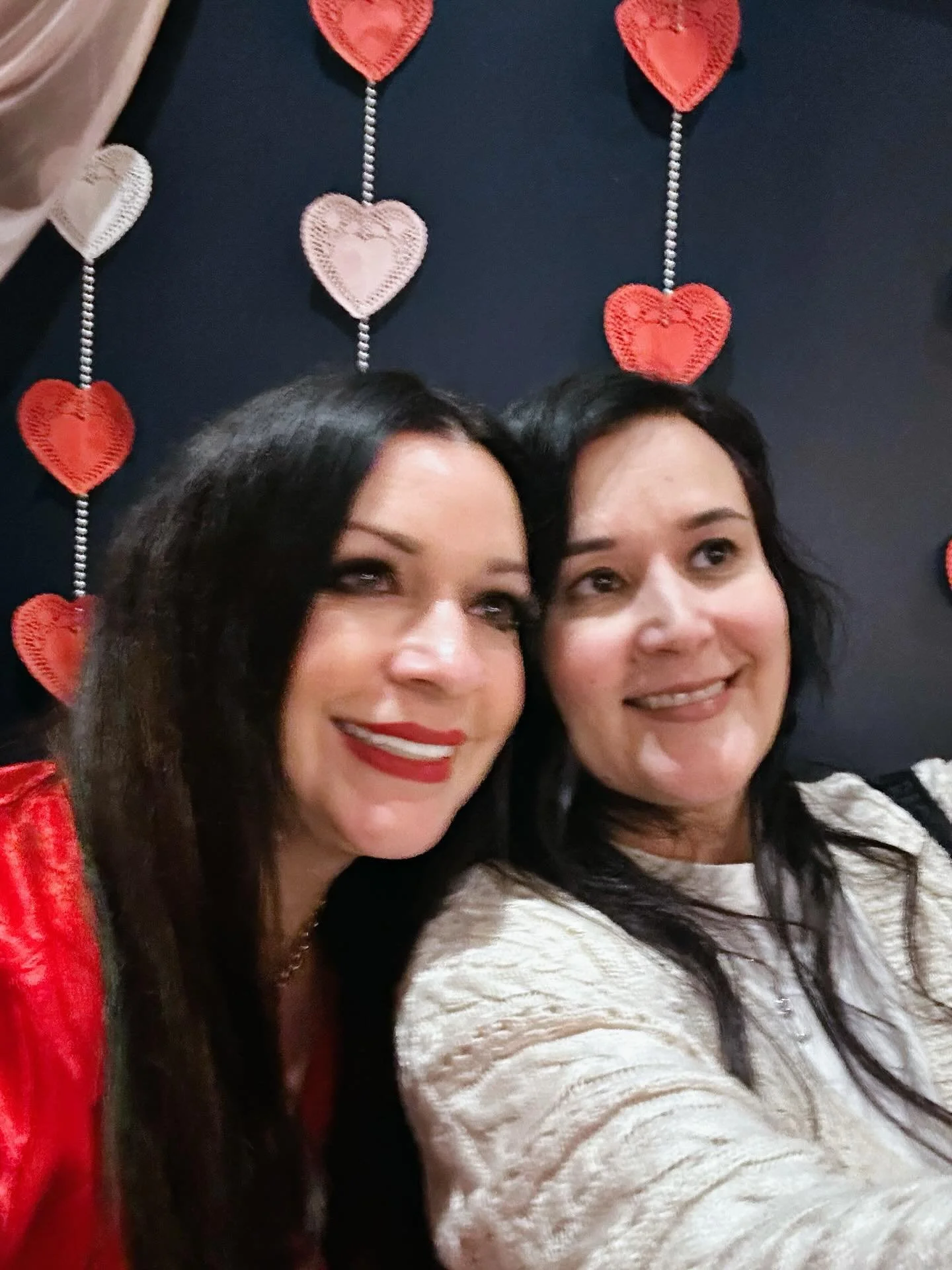 An early Valentine moment with @socalmombie 😍❤️💕💌
Friends since our teenage years 🫶

@rocks_and_drams in Downtown Ventura = Good food, good drinks, good energy ✨ Thank you, Elsa 😘

#galentine #downtownventura #valentinesDay