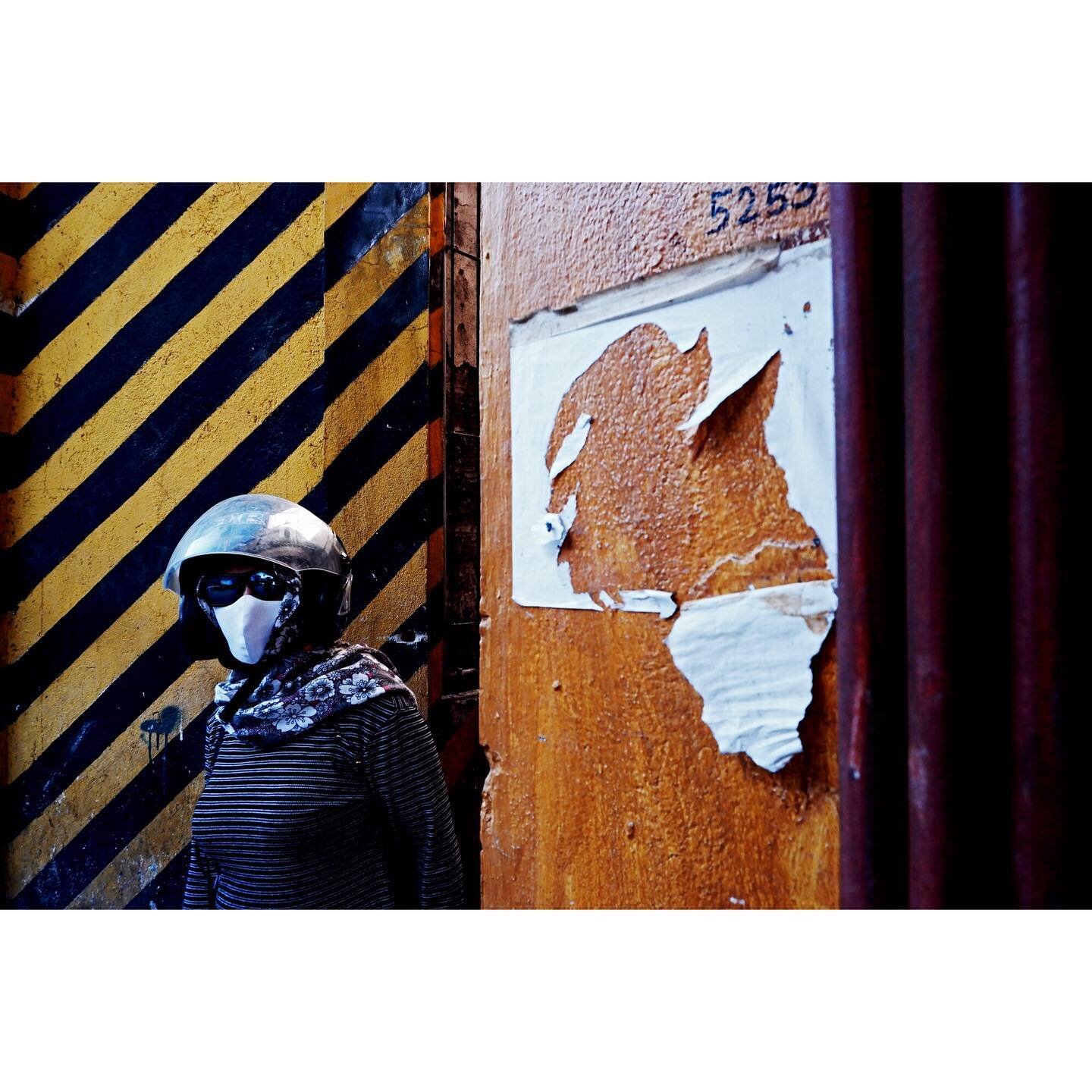 I&rsquo;ve noticed this torn poster a few times now on daily photowalks around the public market, but one day in particular i had this gut feeling that it would bring me a photograph. Before long, it delivered. I guess you never know what&rsquo;s jus