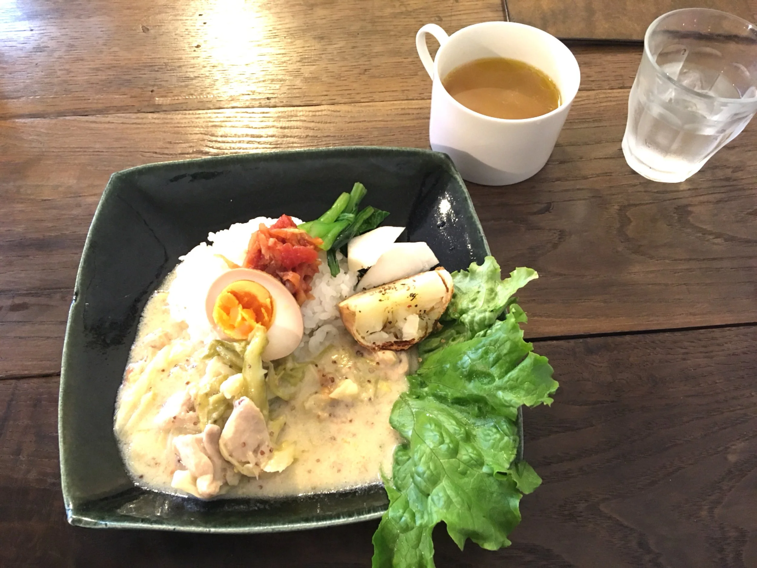 レシピを愛用している角田さんのごはん。野菜もたっぷり。