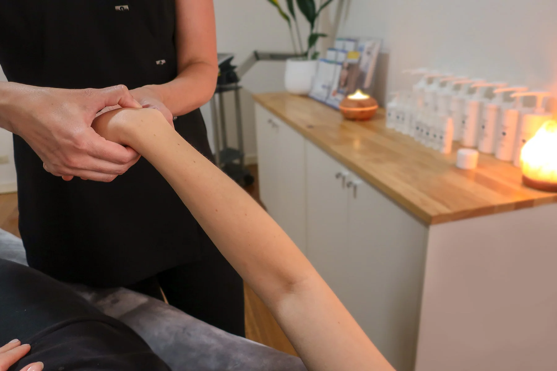 Bowen-Therapy-1800px.jpg
