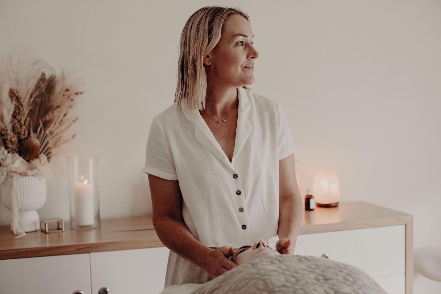REIKI FACIALS // A great way to introduce yourself to Reiki and see what it&rsquo;s all about.
 
A Reiki Facial is very similar to our signature Skin Treatments, it just also incorporates Reiki for 15-20mins while you have a face mask on. It&rsquo;s 