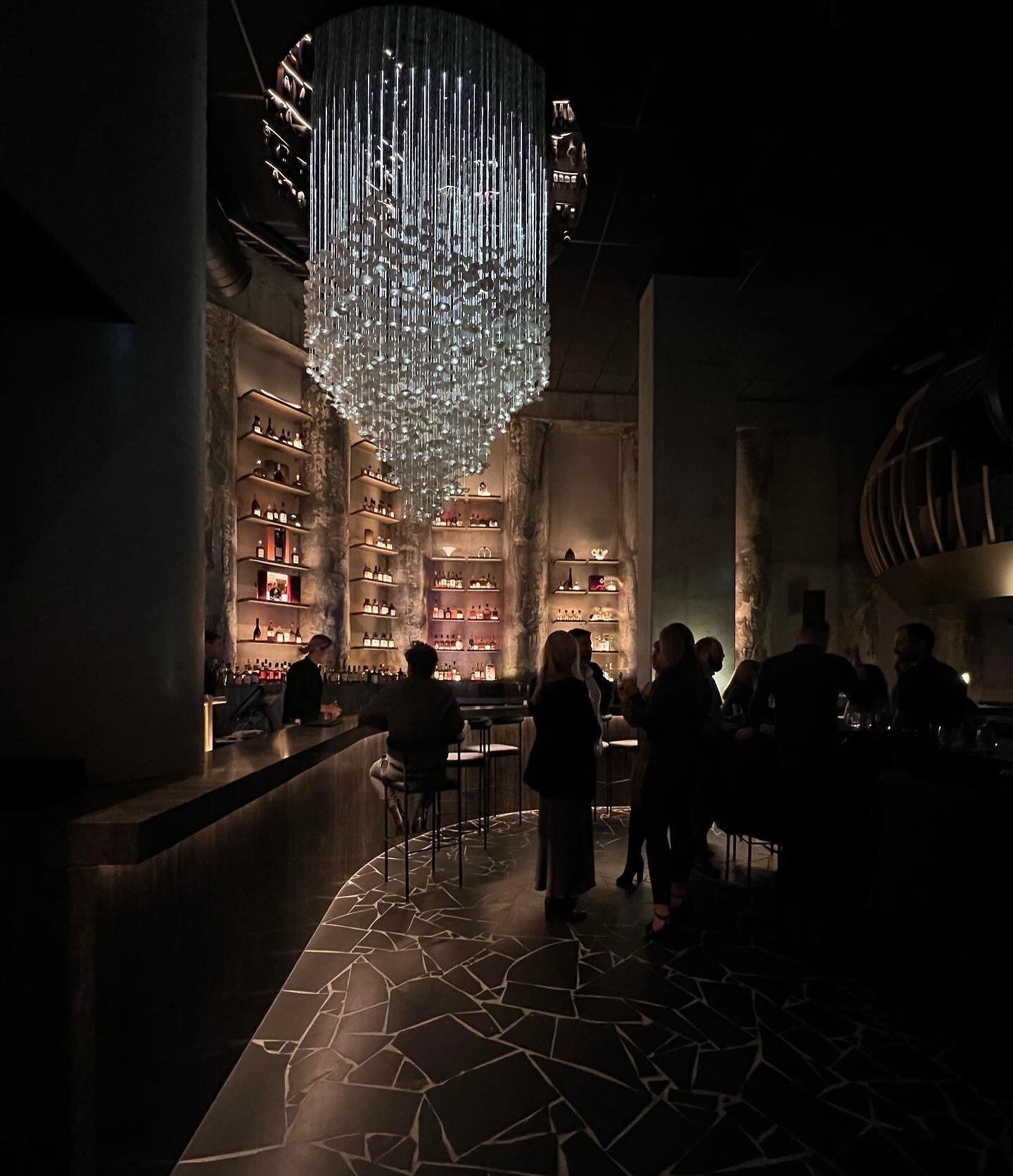 ⁣
Suspended porcelain lighting installation at Yugen Dining. ⁣
⁣
Development: @capitolgrand_ ⁣
Architecture: @architectseat⁣
Interiors: @eatinteriors⁣
Industrial Design - canopy: @random_spaces⁣
⁣
⁣
#artcommission&nbsp;#fineart&nbsp;#suspendedinstall