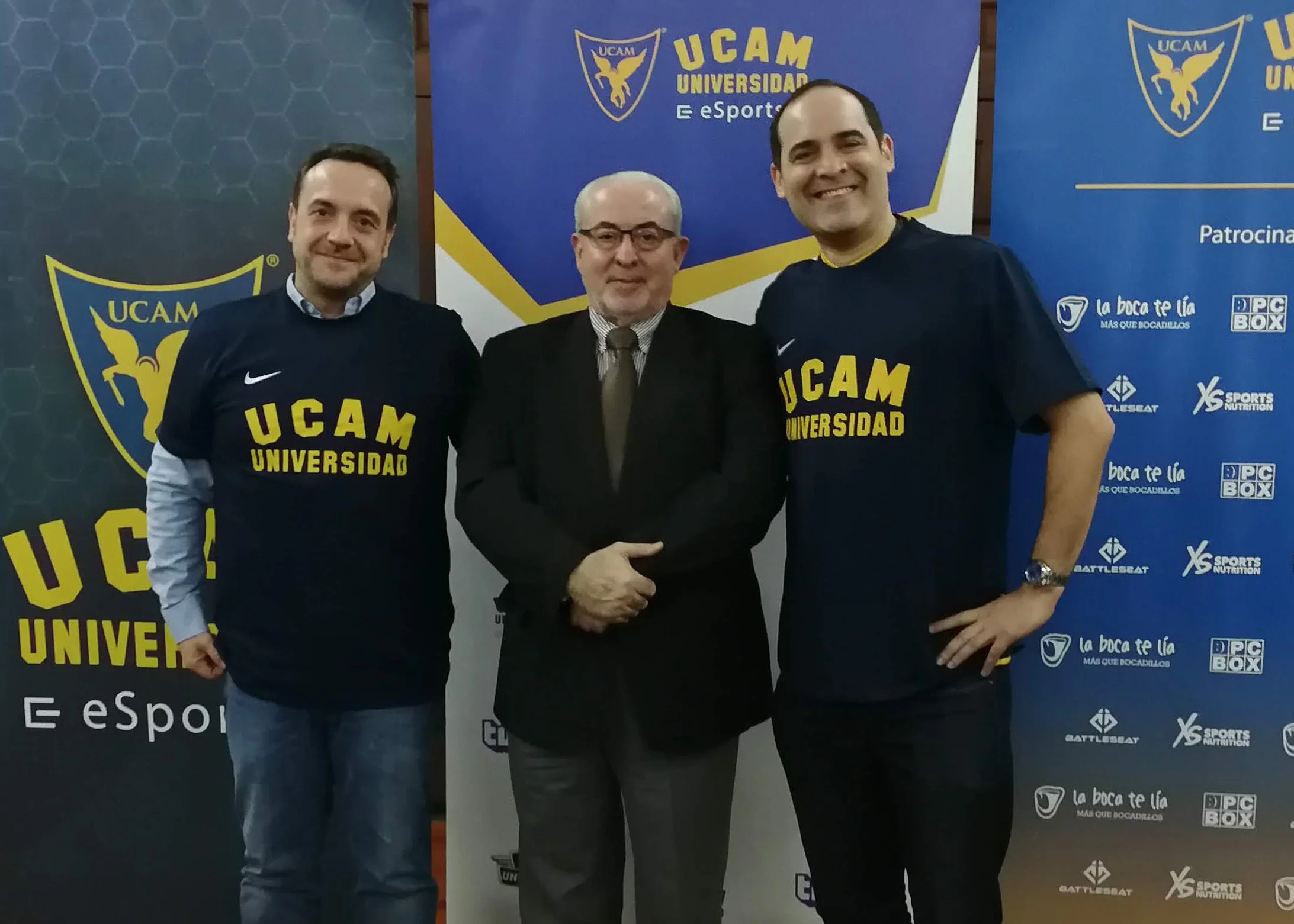 En la foto: José Parrilla (CEO GGTech) - José Luis Mendoza Pérez (Presidente de la UCAM) - Mark Candella ( Director, Strategic Partnerships at Twitch )