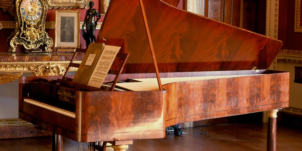 Anneke Scott (natural horn) and Geoffrey Govier (fortepiano)