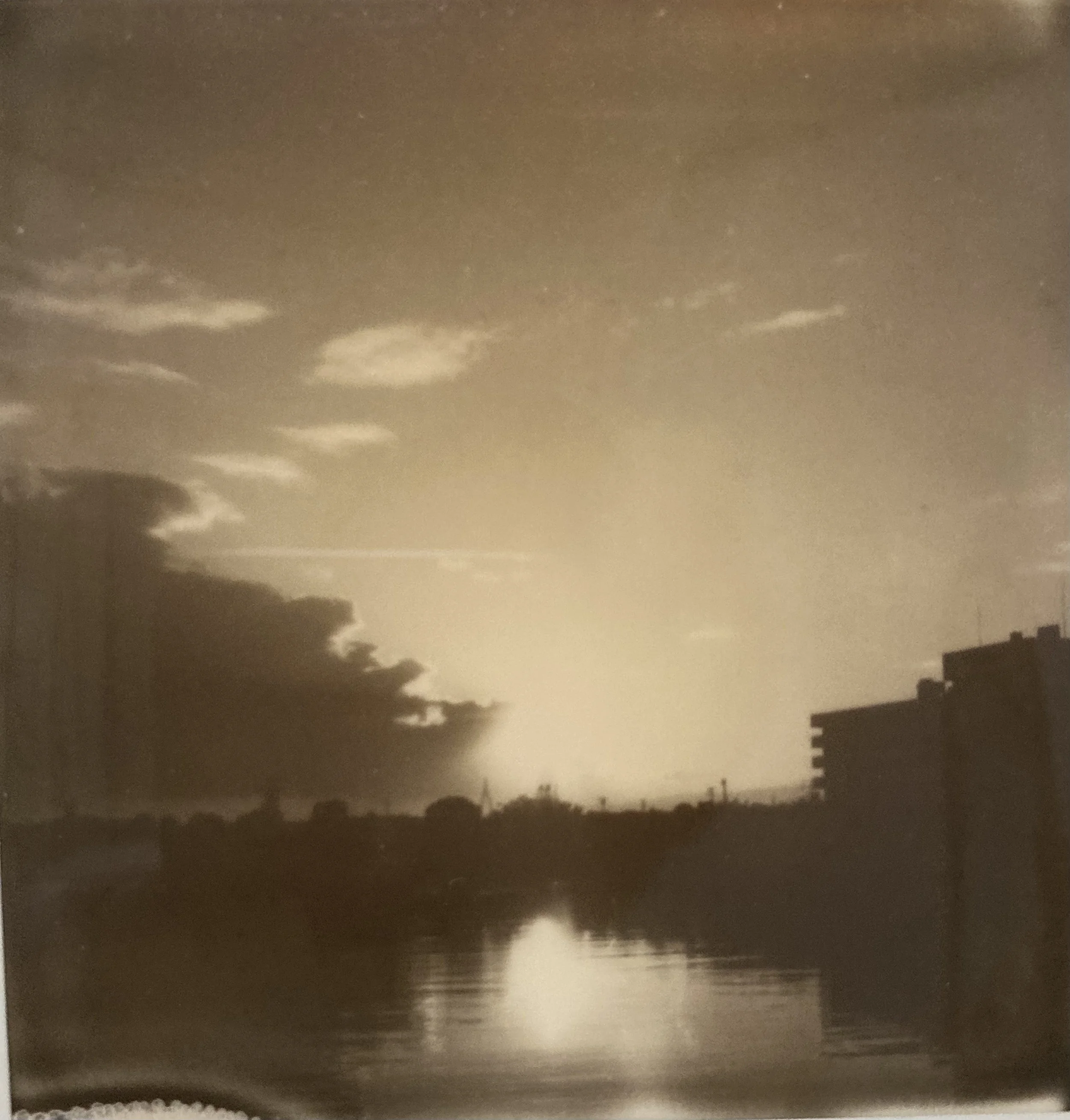 02f.jpg