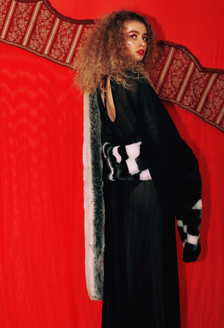 oversized kaftan back.jpg