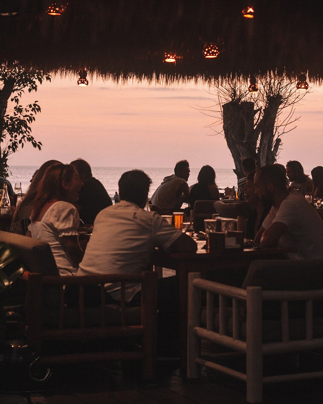 Linger on after the sun sets away.. Slow down and gather yourself in a communal meal. 

#manobali #manobeachhouse #bali #seminyak #restaurant