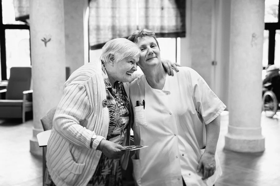 portrait dame et infirmière ehpad par Alice Bertrand