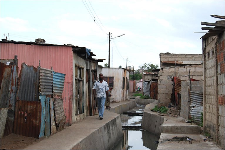 Drainage system in Mafalala, Maputo, 2016. Photo by Kate McGeown, BBC.
