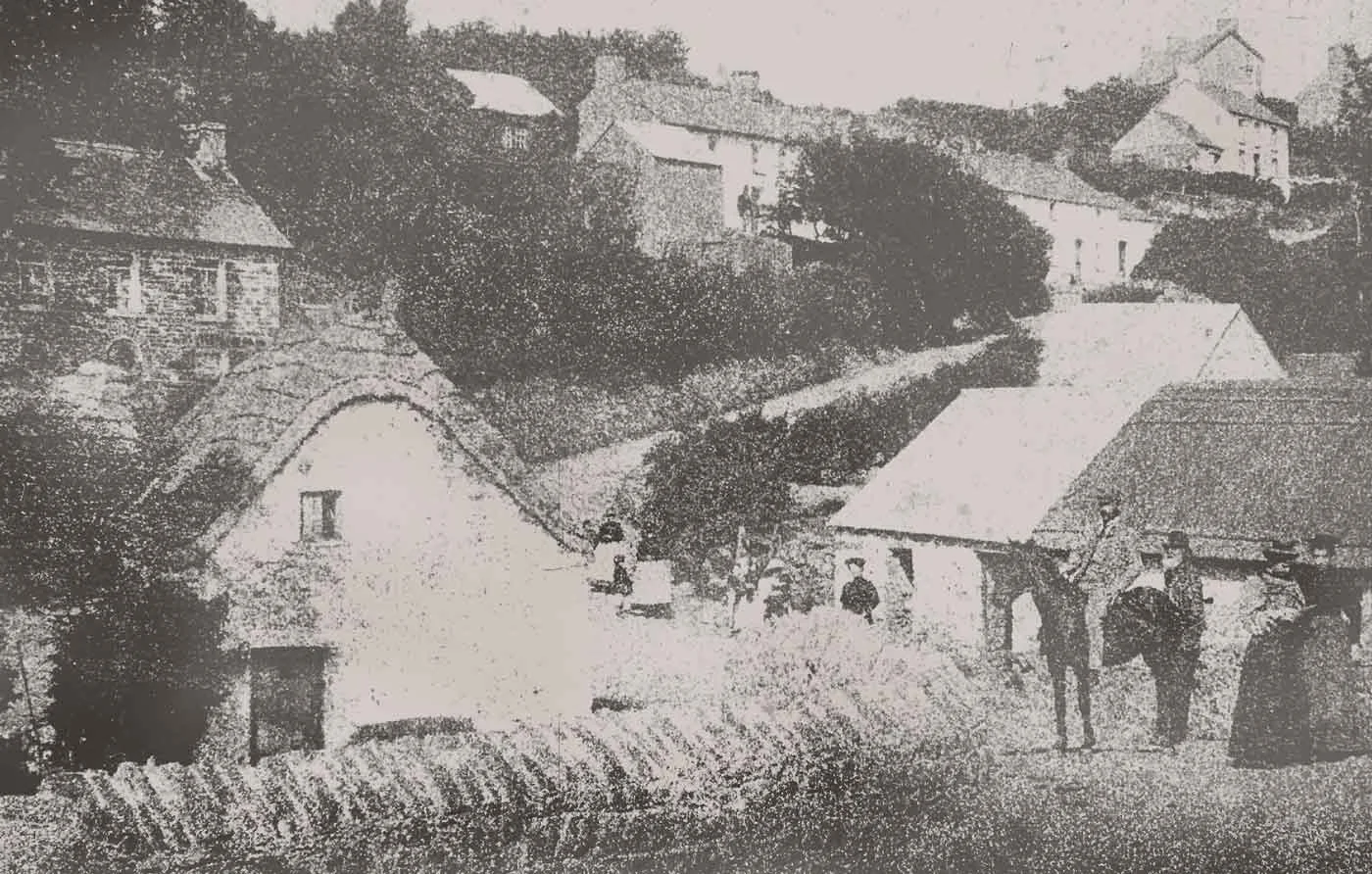 The village in 1901. Glan yr Afon is on the left