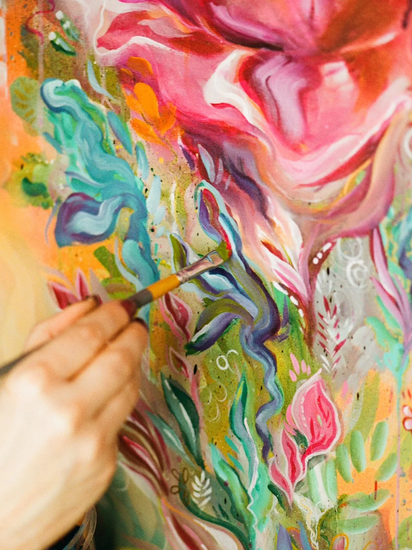 ✨️ There's a tiny message in one of these painting shots, can you find it? Comment when you get it! ✨️
.
Over the winter break, our friend Mikey came to stay with his film camera again. He joined me in my mini studio to capture some candid moments as