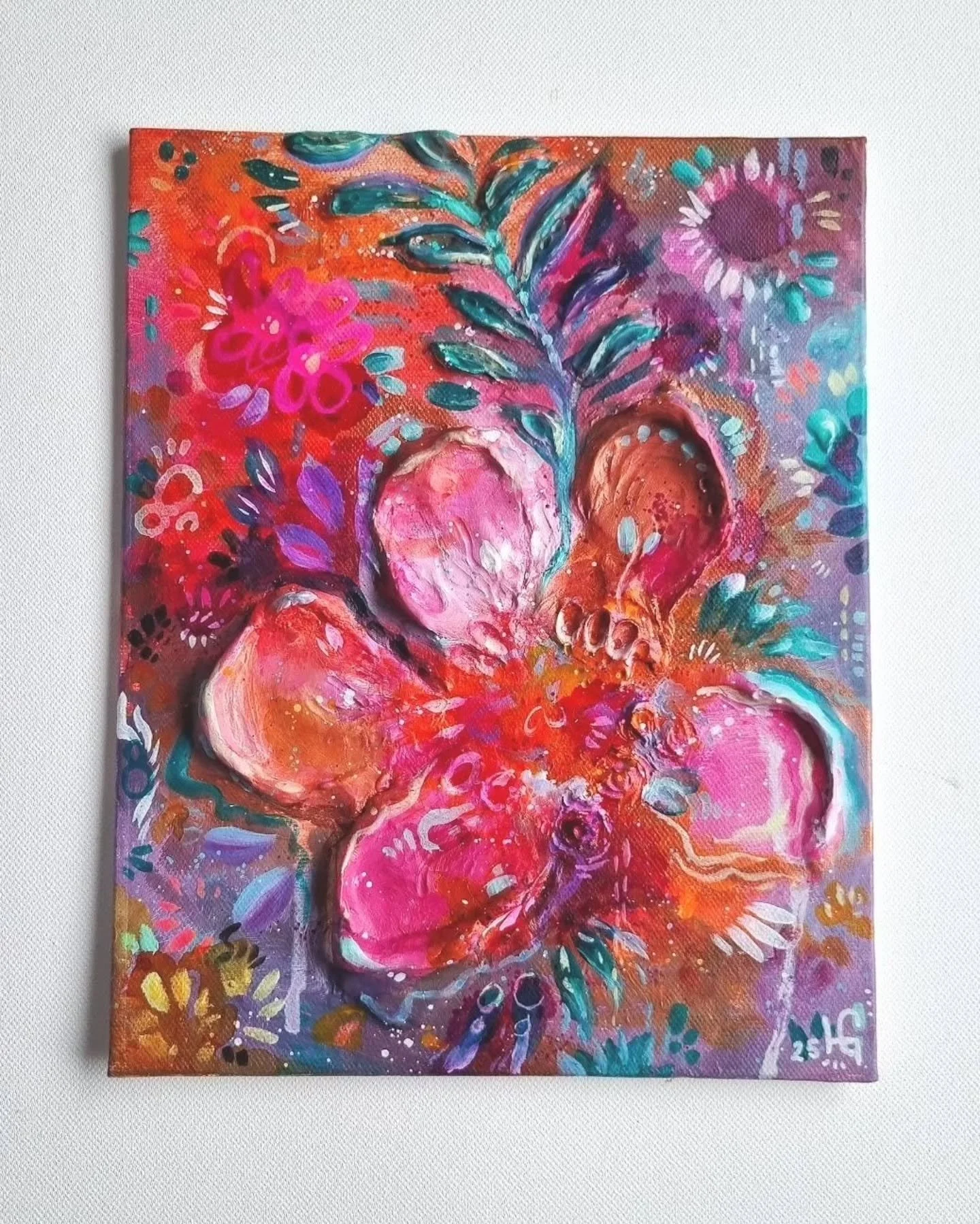✨️ WIN ✨️
.
Swipe to see how you can win "Molly" - link in bio!
.
Medium: Acrylic and air dry clay on canvas board
.
Dimensions: H 25.5cm x W 20.3cm
.
❤️ Molly bursts forth as a kaleidoscopic celebration of springtime renewal. Part of my ex