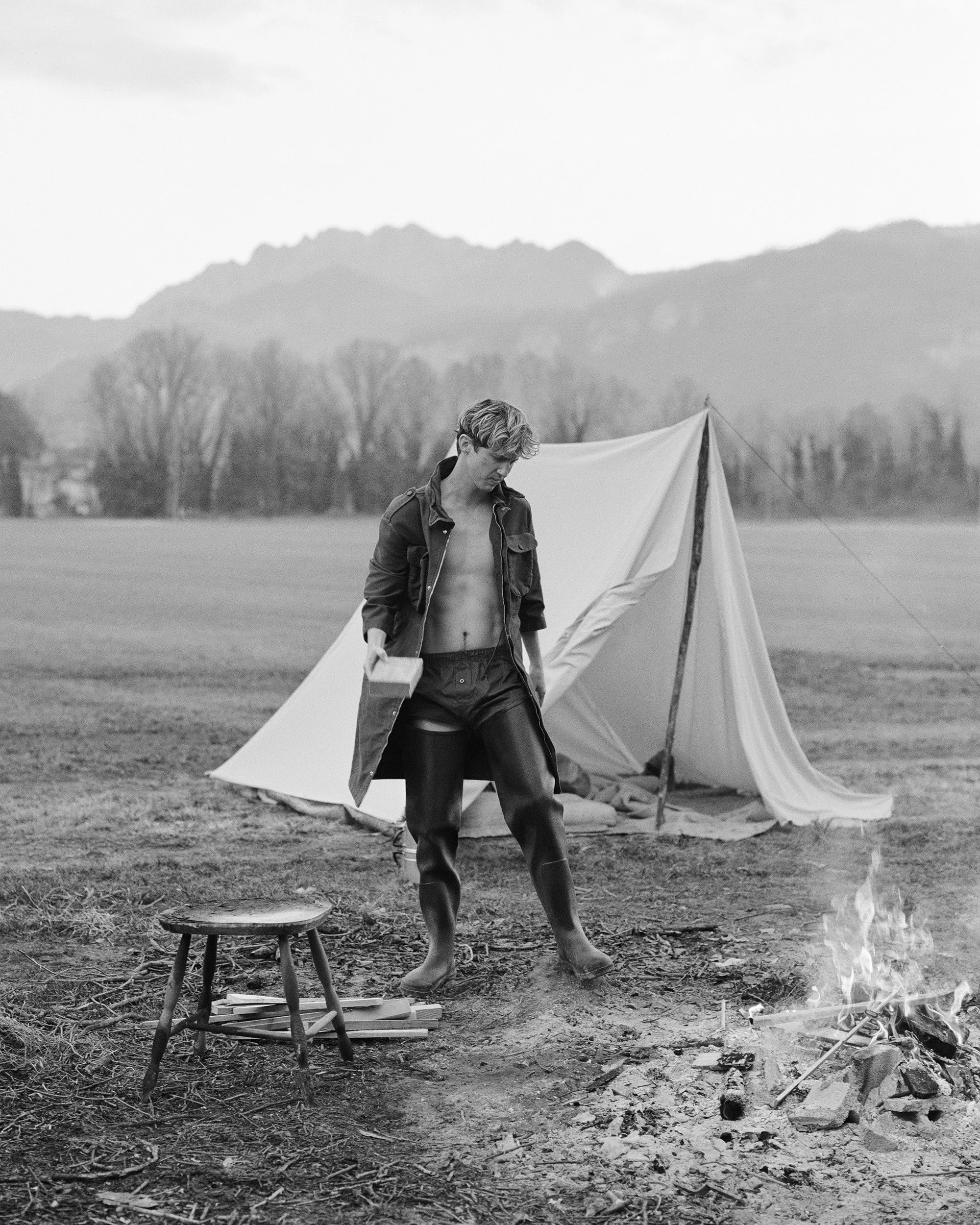 TROYE_SIVAN_BY_SEBASTIAN_FAENA_IMAGE_3.jpg