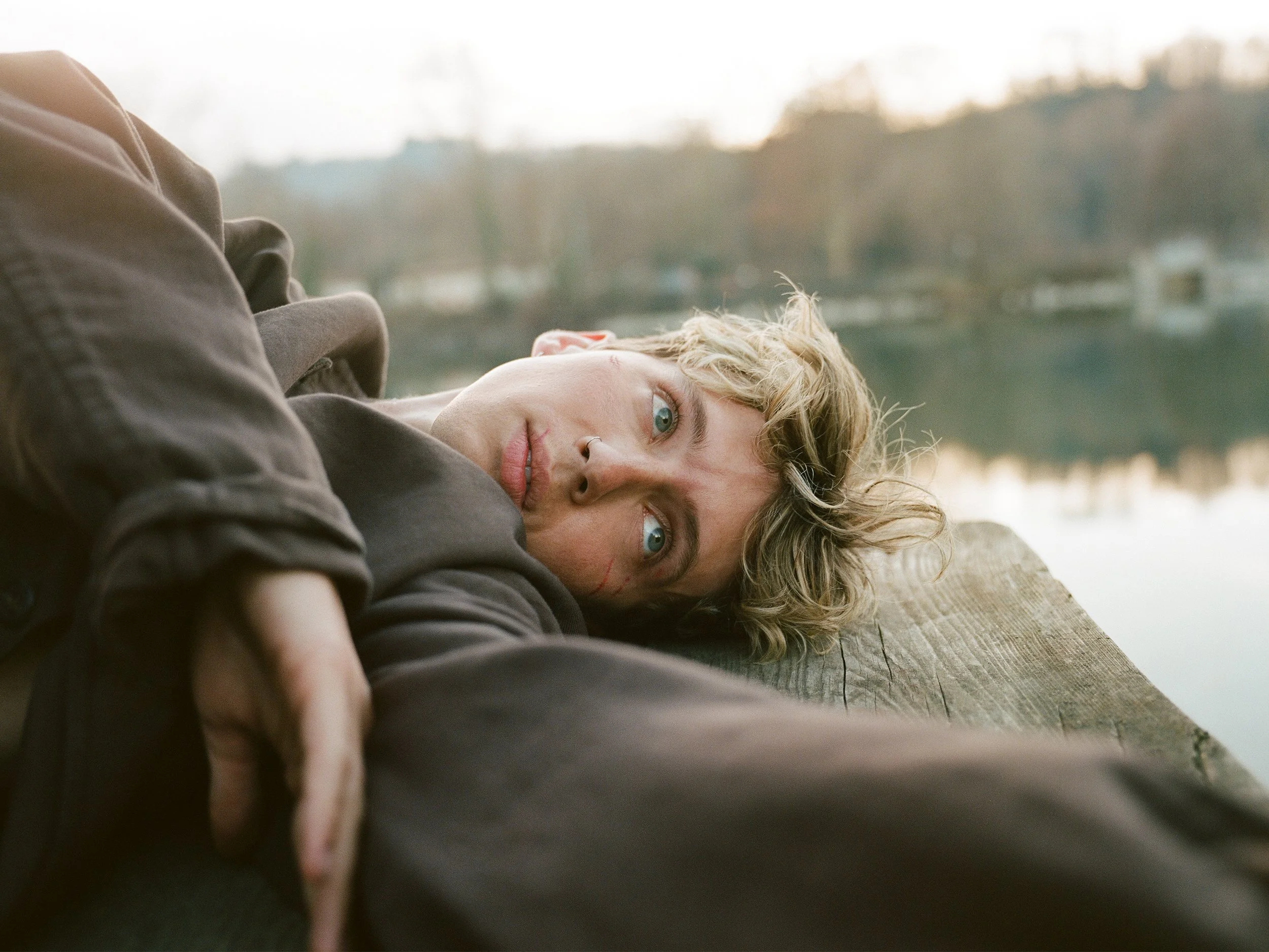 TROYE_SIVAN_BY_SEBASTIAN_FAENA_IMAGE_22.jpg