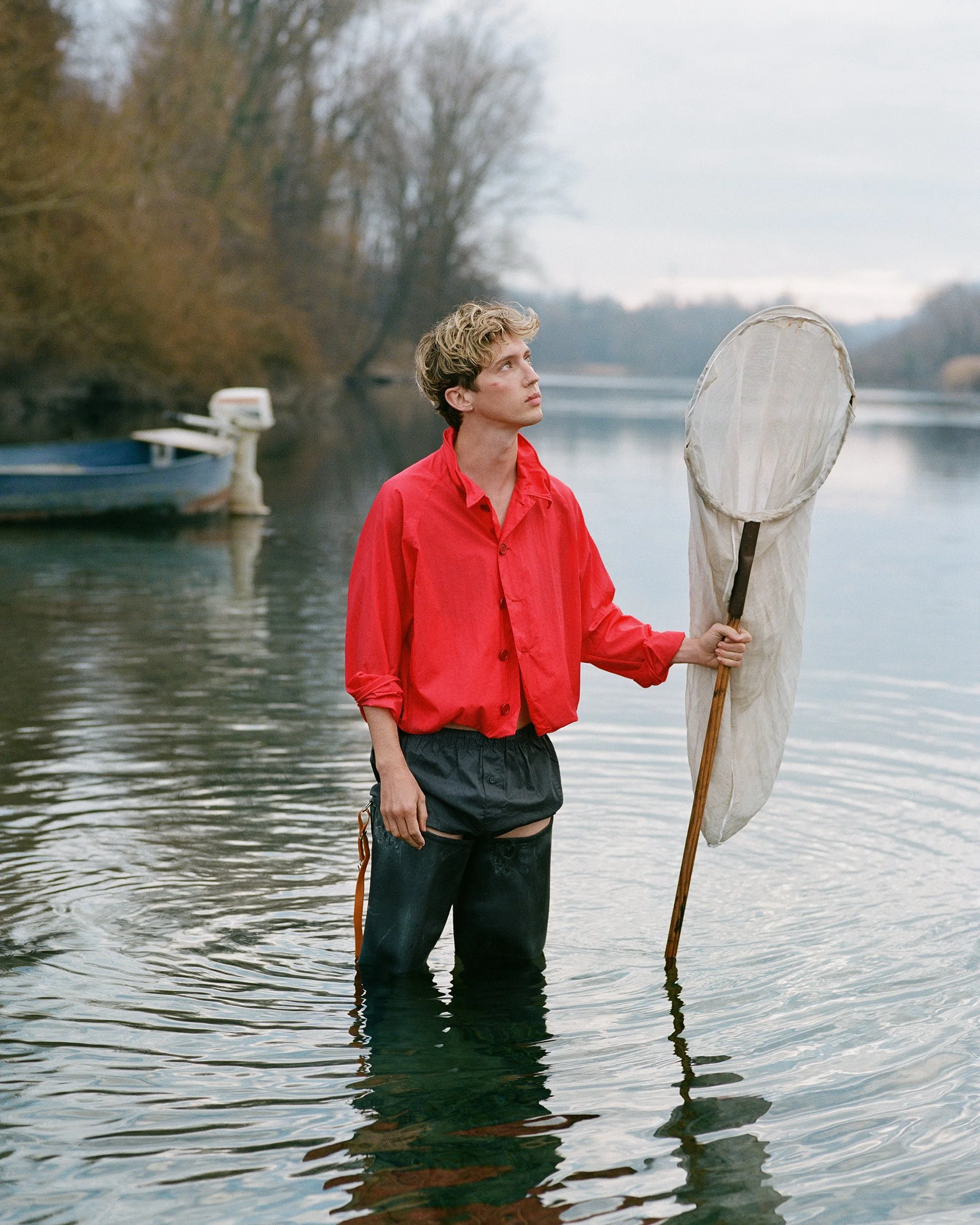 TROYE_SIVAN_BY_SEBASTIAN_FAENA_IMAGE_27.jpg