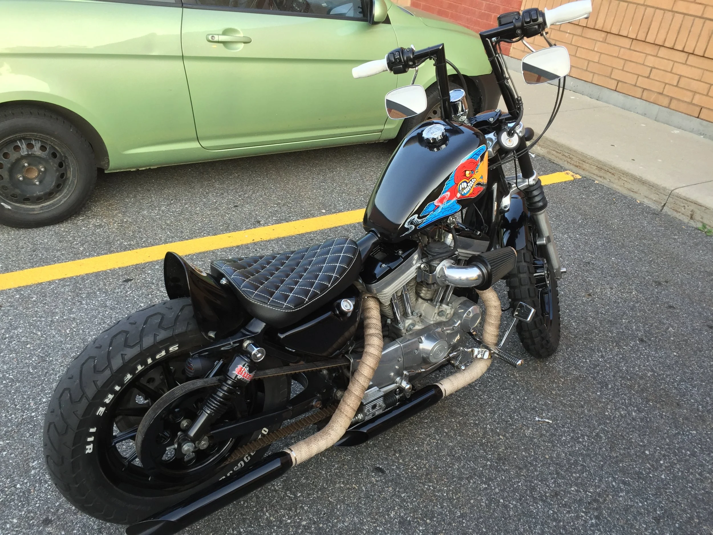 Harley-Davidson Sportster: Custom-Painted Fuel Tank for Bastard Bobbers