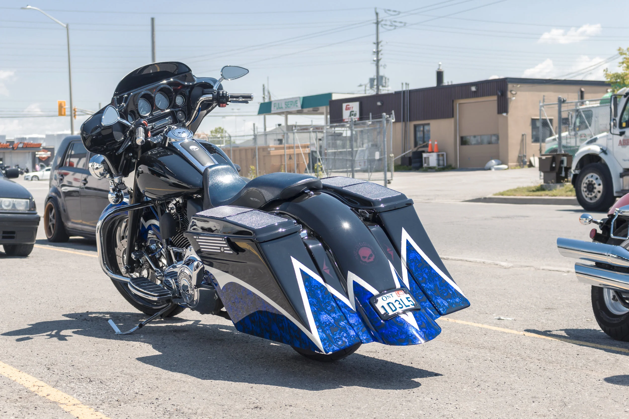 Harley-Davidson Street Glide: Full Custom Paint &amp; Hydrographic Skulls
