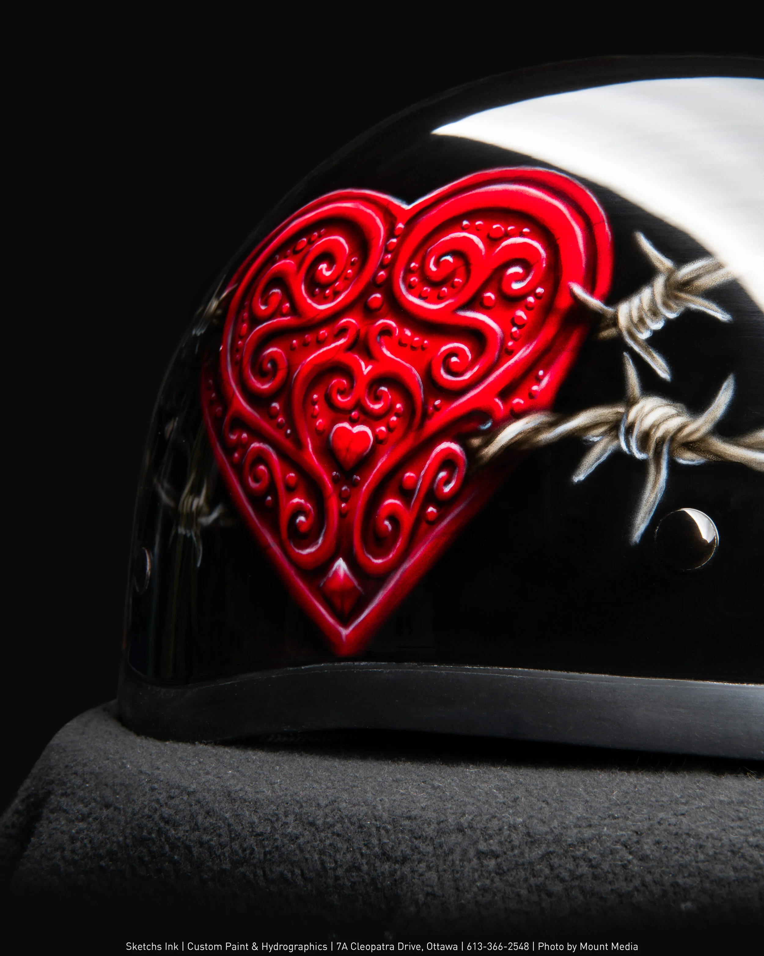 Harley-Davidson Helmet: Heart &amp; Barbed-Wire Airbrushing