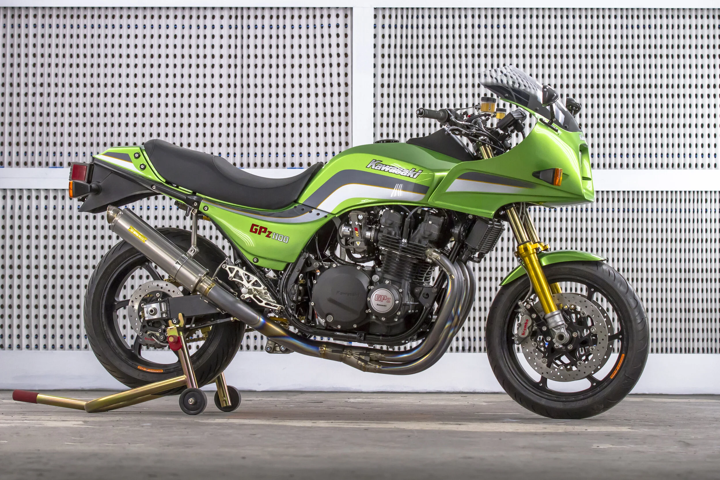 DB Customs Kawasaki GPZ1100 Restomod: All Paint, No Vinyl