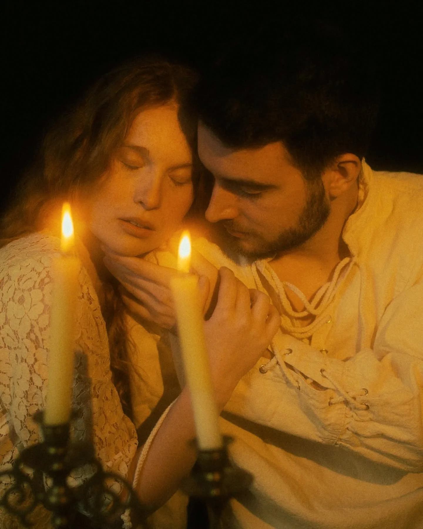 Emily and Ethan just recently celebrated their love of each other in their beautifully restored home. Congrats to the lovely couple ☺️