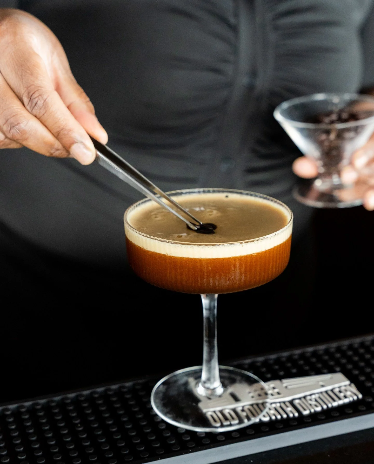 Putting the finishing touches on your perfect pick-me-up. ☕🍸

Today is National Espresso Day, and what better way to celebrate than with one of our smooth, indulgent espresso martinis at The Sun Dial?

#SunDialRestaurant #WestinPeachtreePlaza #Atlan