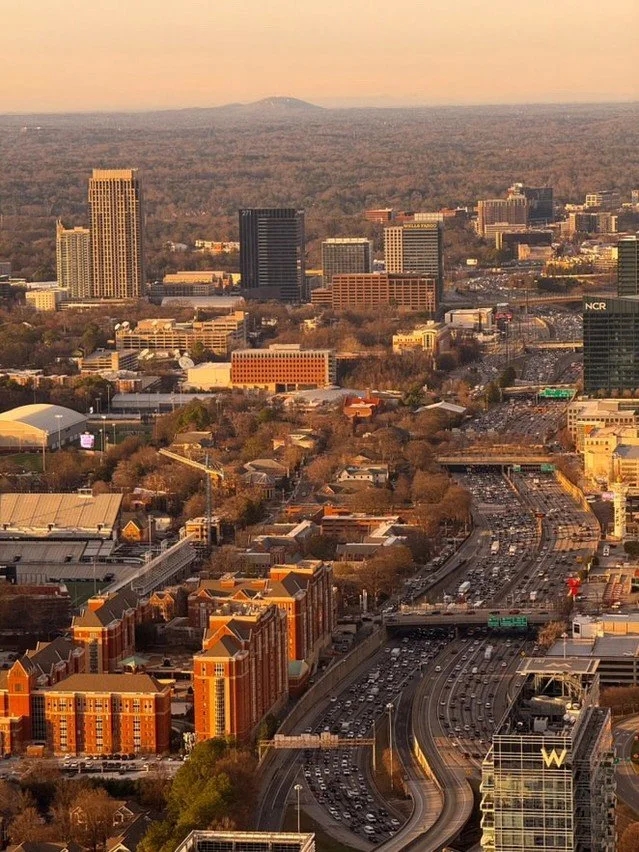 Want the ultimate view of Atlanta&rsquo;s fall colors? 72 stories up at The Sun Dial, with dinner to match, is where the magic happens. 🍂
📷: @jenny.zala, @bigeatereliii
#SunDialRestaurant #WestinPeachtreePlaza #AtlantaDining #AtlantaRestaurants #At