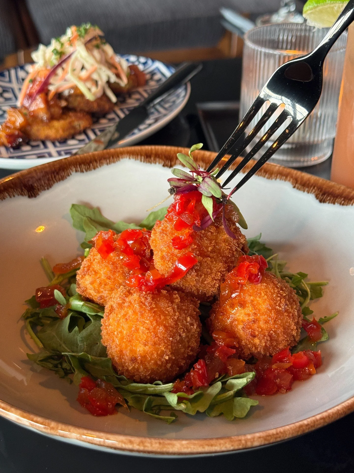 Not every night needs a full dinner, sometimes a drink (or two) and small plates 72 stories up is the move. 😉 Meet us at The Sun Dial Bar.

#SunDialRestaurant #WestinPeachtreePlaza #AtlantaDining #AtlantaRestaurants #AtlantaViews