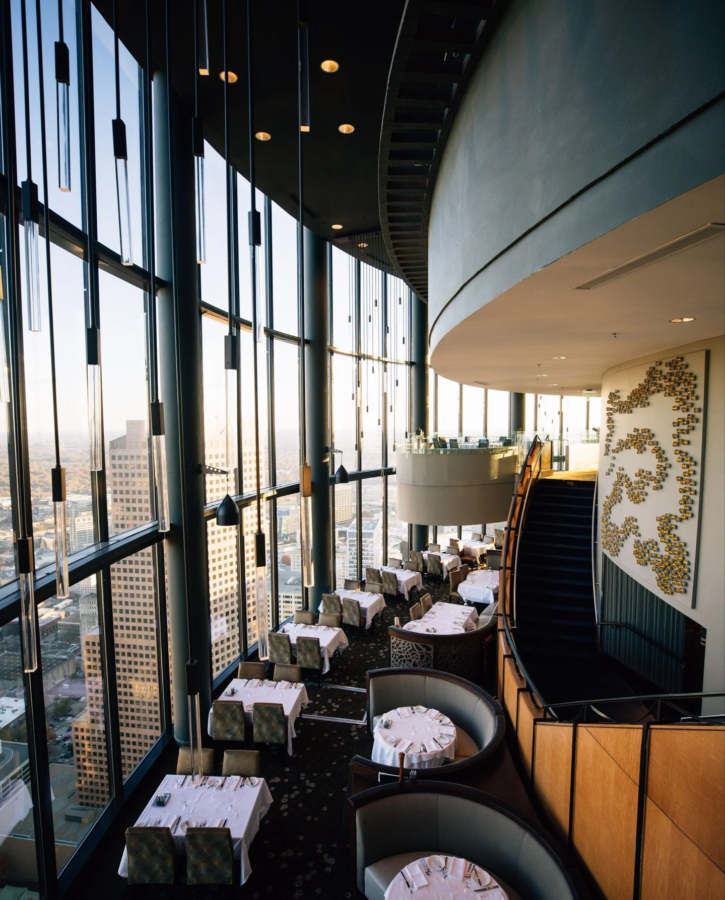 When the occasion calls for something extraordinary, book your group event at Atlanta&rsquo;s most iconic restaurant in the sky. 📍

#SunDialRestaurant #WestinPeachtreePlaza #AtlantaDining #AtlantaRestaurants #AtlantaViews