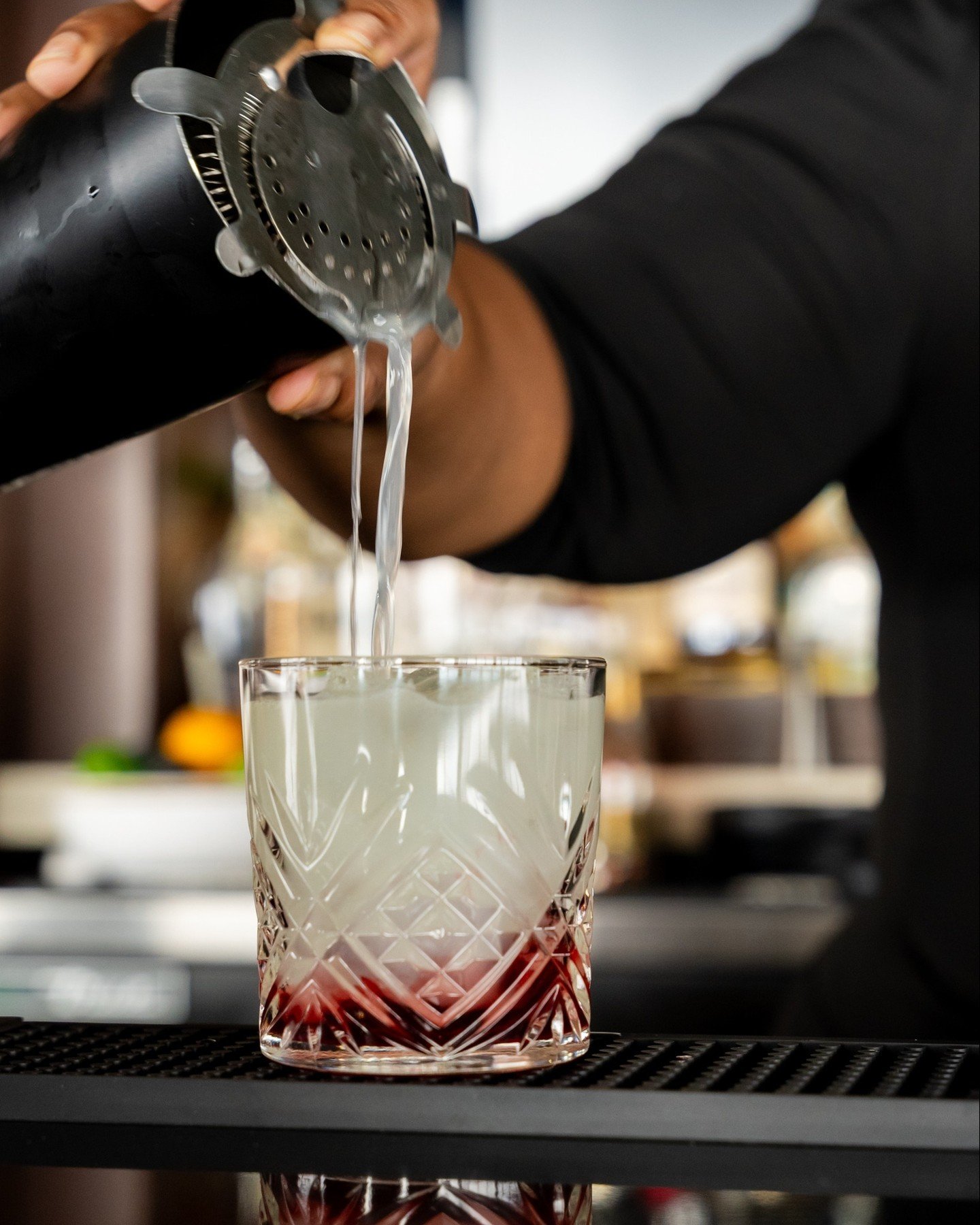 Hotel plans? Handled. Cocktail plans? Even better. Our Sun Dial Bar Package includes a $50 credit to sip above the city. 🌆

#SunDialBar #WestinPeachtreePlaza
