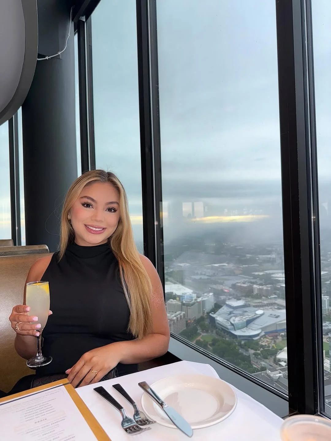 From sunset sips to late-night bites, there&rsquo;s something about seeing your city from 72 stories up that just hits different. Consider this your reminder to romanticize your own backyard. ✨

📷: @nadigmartinez, @amanda.patchy
#SunDialRestaurant #
