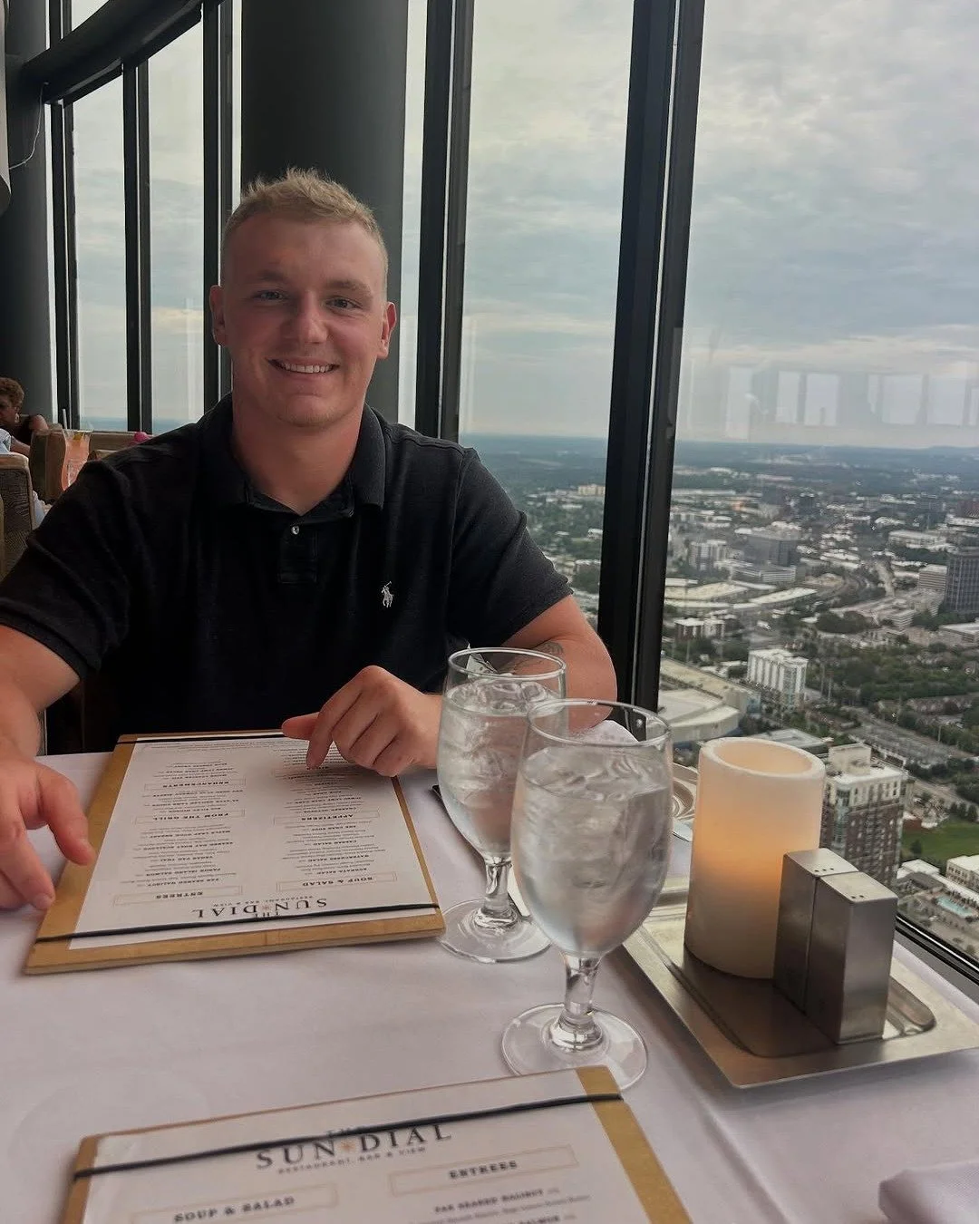 Cancel the usual, date night just got an upgrade. ✨ At Sun Dial, it&rsquo;s skyline views, cocktails that impress, and a table worth dressing up for.

📷: @cburk69
#SunDialBar #WestinPeachtreePlaza #AtlantaDining