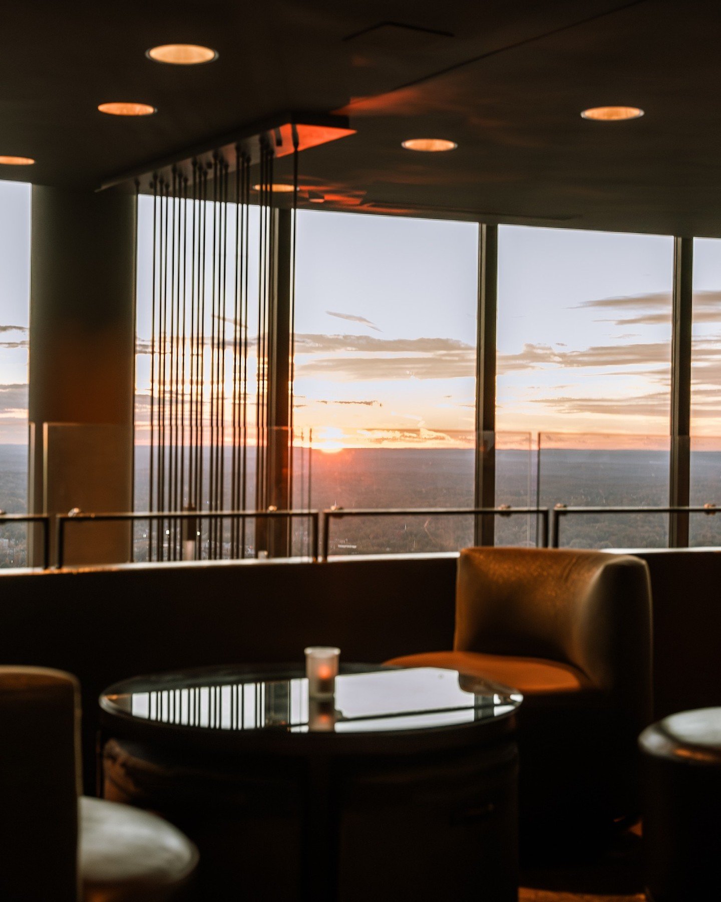 As the city lights come alive, Sun Dial sets the scene with crafted cocktails, shareable plates, and views you&rsquo;ll linger over long after the last sip. 🌇 

#SunDialBar #WestinPeachtreePlaza #AtlantaDining