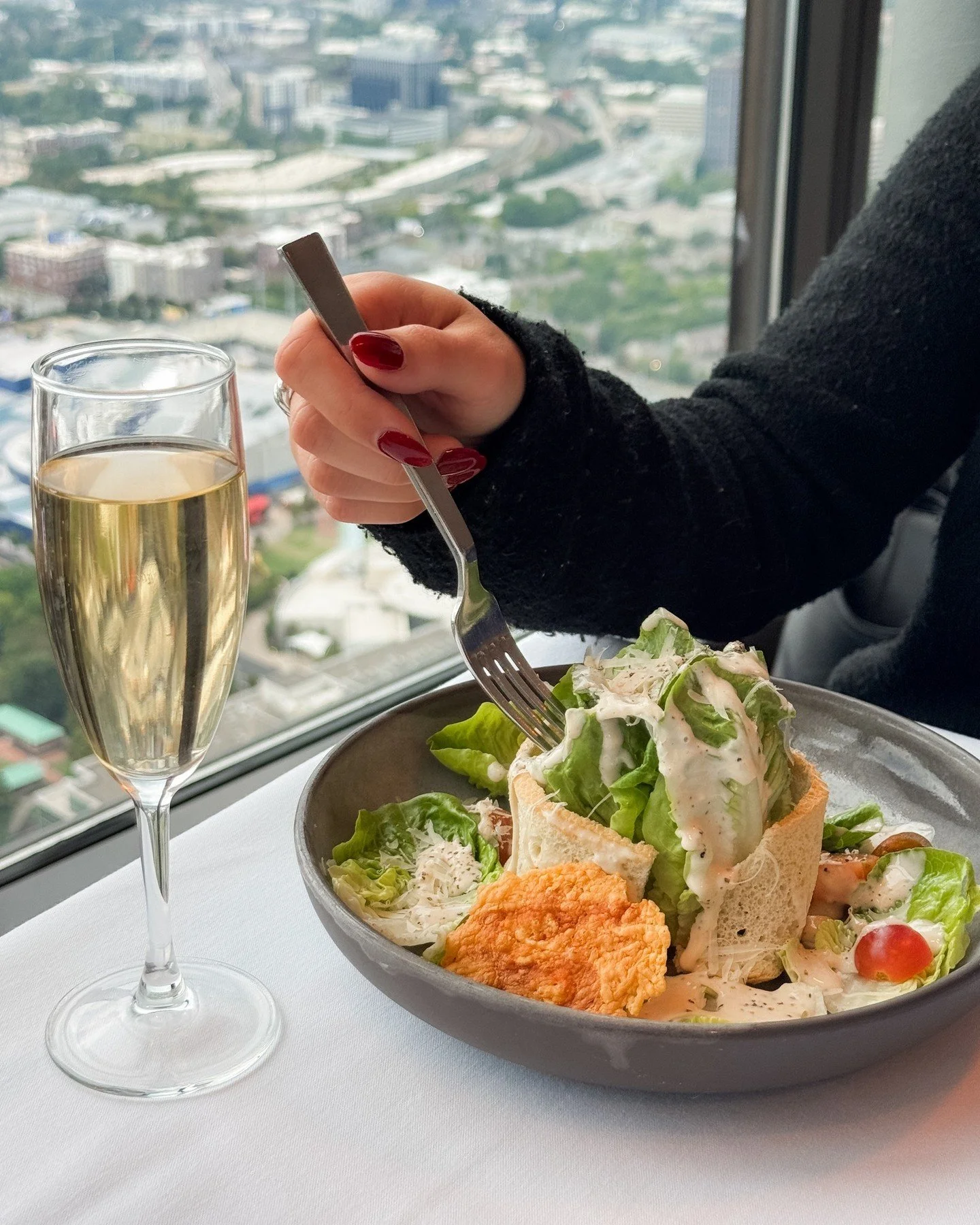 Atlanta, this one&rsquo;s for you. ✨

Sun Dial: Your go-to spot for after-work drinks, date nights, and weekend plans.

#SunDialBar #WestinPeachtreePlaza #AtlantaDining