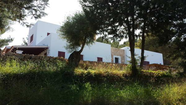 This two storey addition, representing recovery, refurbishment and extension of work, came to fruition using the materials and simplicity of shapes found within local Ibizian home sites located in the surrounding countryside. The high quality details lends itself to a language of its own whose echo is naturally and purely spoken as it joins the mysterious Ibizian whispers which can be heard throughout the countryside.