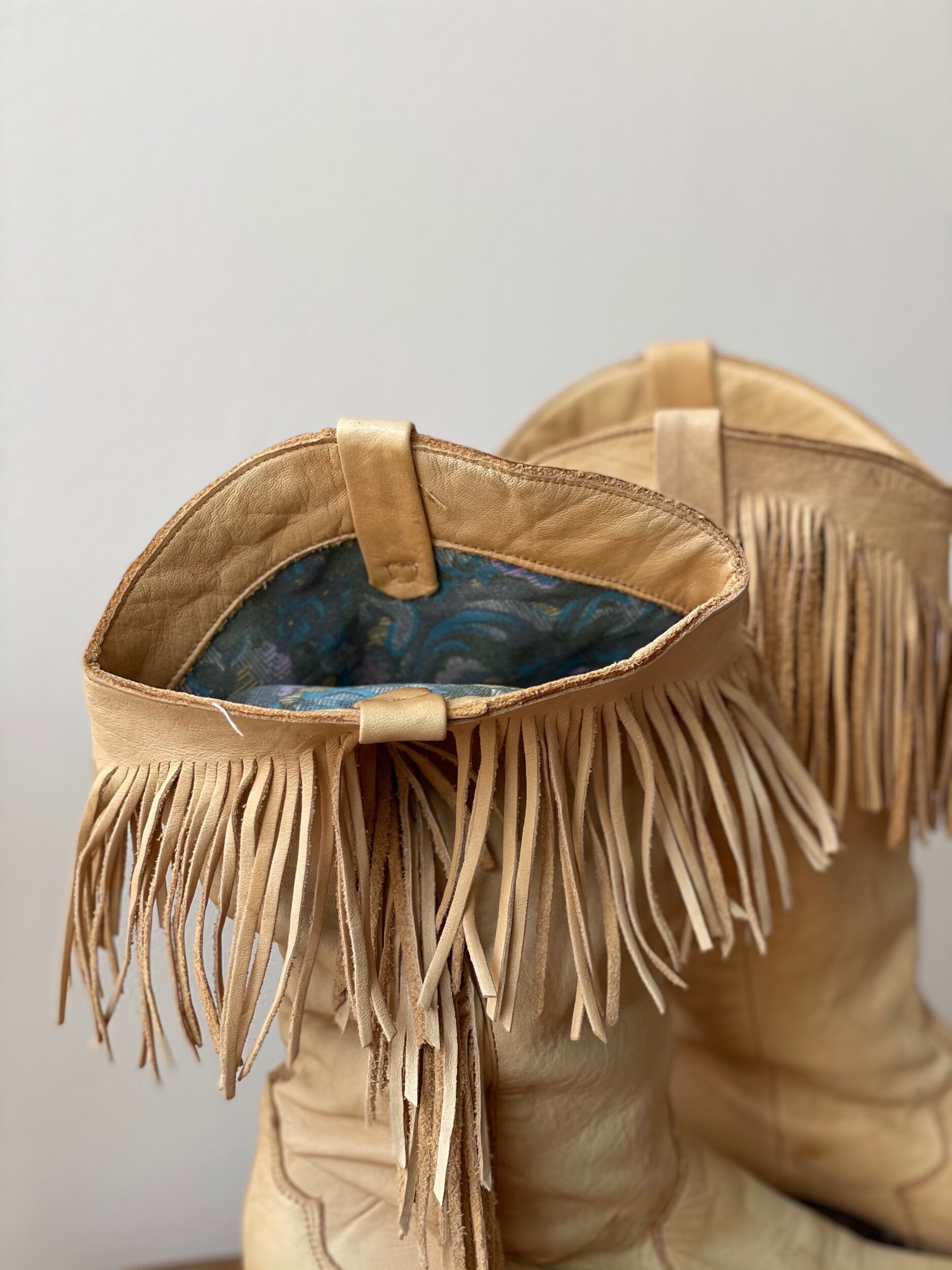 D2EC43D0-D0B6-409D-ABDA-D87D6D507393