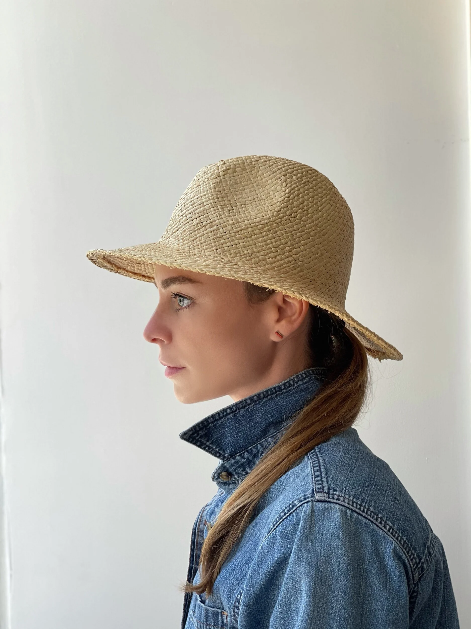 C0607F8C-41C6-4372-913C-F61E89D895F0