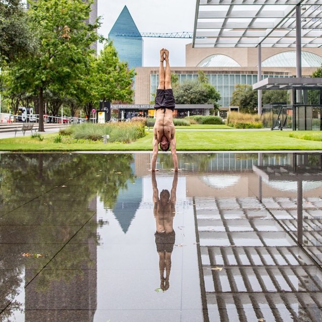 Okay so you might be a little stronger than us but hey we can still yoga in the park! Child&rsquo;s pose, anyone? Thanks for sharing your zen with us, @healingmotions!