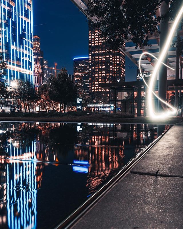 Looking for a fun way to experience Dallas? Go out and see the city lights at night! Don&rsquo;t forget to snap a photo and tag #mydtd like @_thomas.russell did!