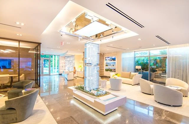 At the Turnberry Ocean Club Sales Center🤩🤩🤩
&bull;&bull;
Contact me for any Real Estate inquiries 🇺🇸🇧🇷🇮🇱🇪🇸 vivi@wolak.me 🇺🇸🇧🇷🇮🇱🇪🇸 viviwolak.com
@wolakrealestate &bull; &bull; 
#miami #miamirealestate #realestate #topproducer #luxur
