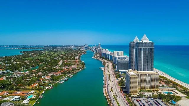 🌴🌴🌴The beautiful city of Miami Beach🌴🌴🌴
&bull;&bull;
Contact me for any Real Estate inquiries 🇺🇸🇧🇷🇮🇱🇪🇸 vivi@wolak.me 🇺🇸🇧🇷🇮🇱🇪🇸 viviwolak.com
@wolakrealestate &bull; &bull; 
#miami #miamirealestate #realestate #topproducer #luxury