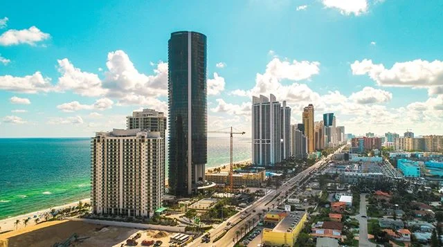 what can I say..... #porschedesigntower .... Definition of Lavish Lifestyle in Sunny Isles Beach!!
&bull;&bull;
Contact me for any Real Estate inquiries 🇺🇸🇧🇷🇮🇱🇪🇸 vivi@wolak.me 🇺🇸🇧🇷🇮🇱🇪🇸 viviwolak.com
@wolakrealestate &bull; &bull; 
#mi