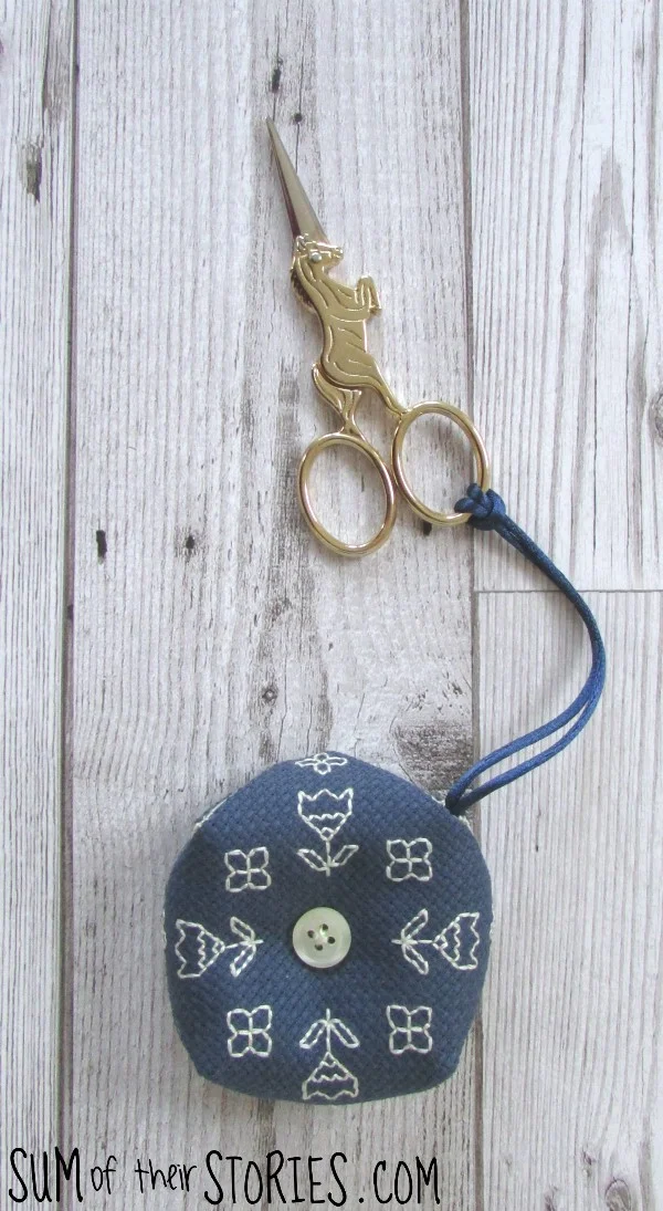 biscornu scissor keeper.jpg