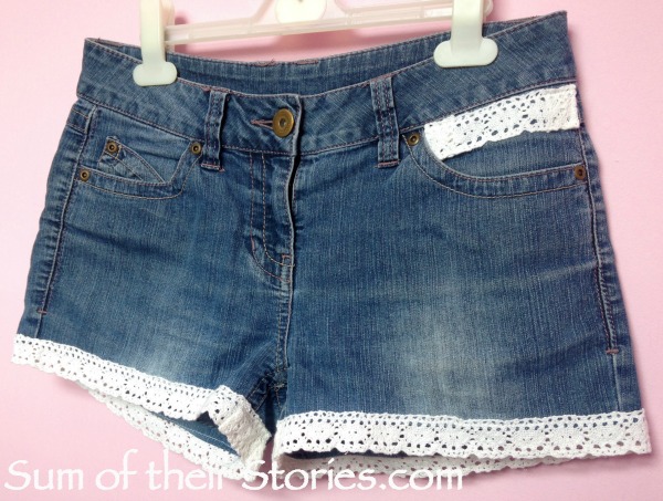 Cut off jeans with lace