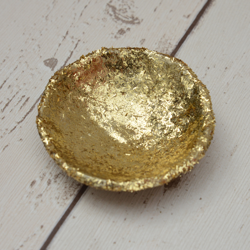 make a sparkly gold ring dish