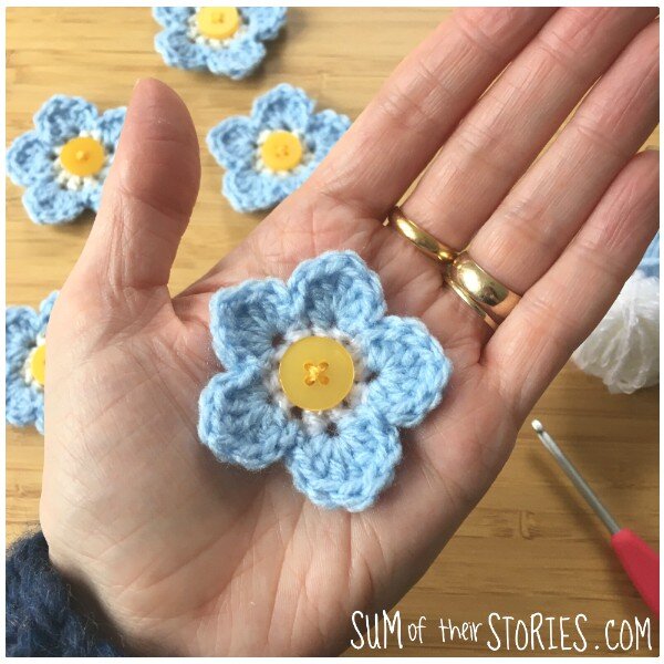 free crochet flower forget me not