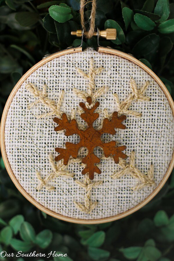diy-snowflake-ornament-www.oursouthernhomesc.com-05-2.jpg