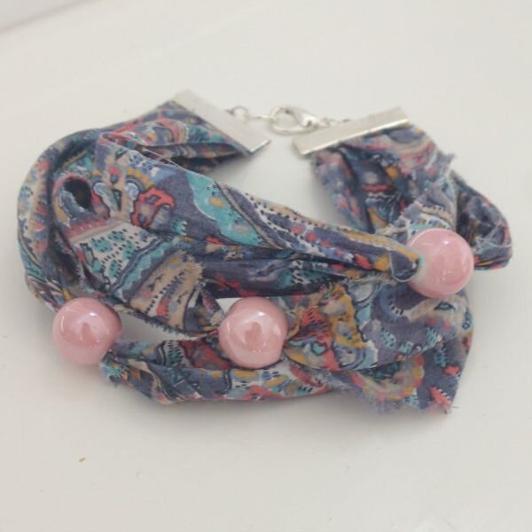 fabric and bead bracelet ls.jpg