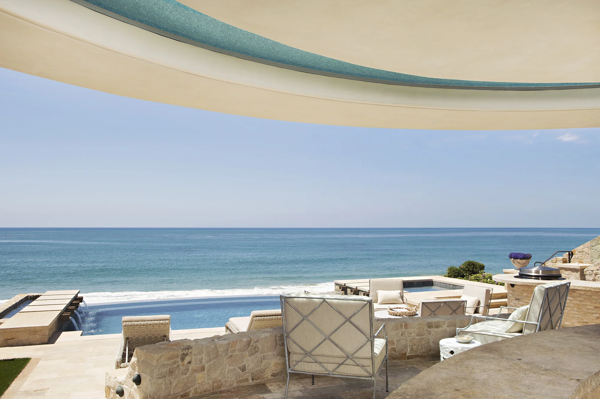Strand Beach - Provence Beach House Infinity Pool by Oatman Architects